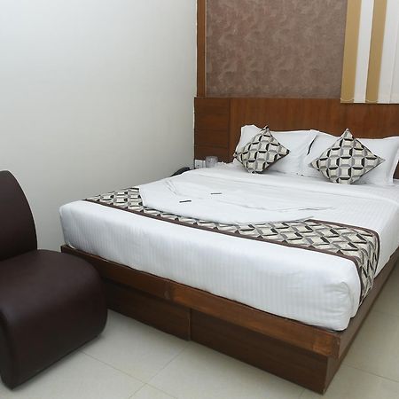 Olive Grand Hotel Chennai Exterior photo