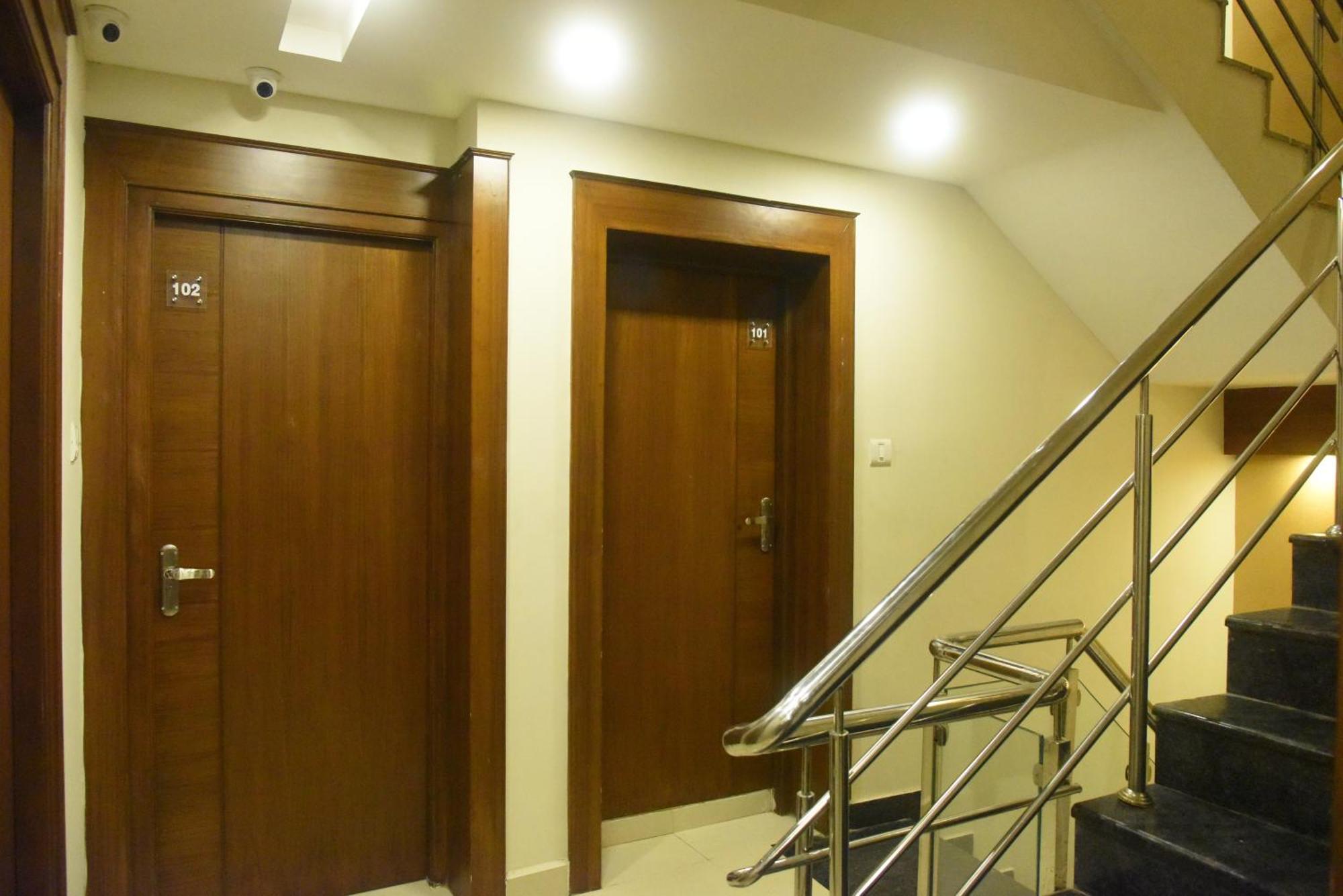 Olive Grand Hotel Chennai Exterior photo
