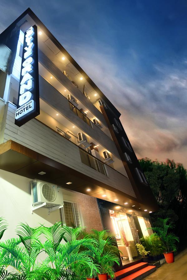Olive Grand Hotel Chennai Exterior photo