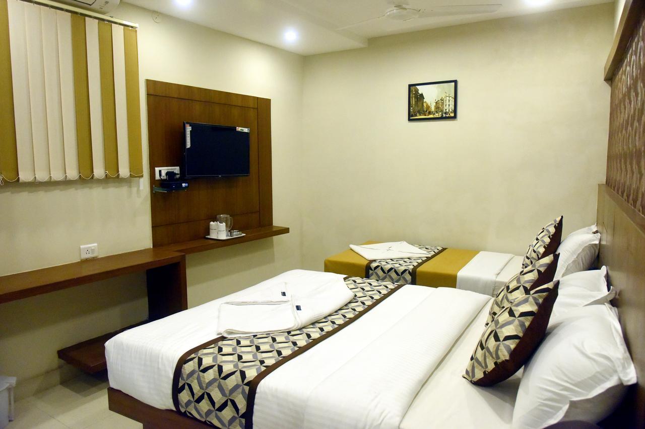 Olive Grand Hotel Chennai Exterior photo