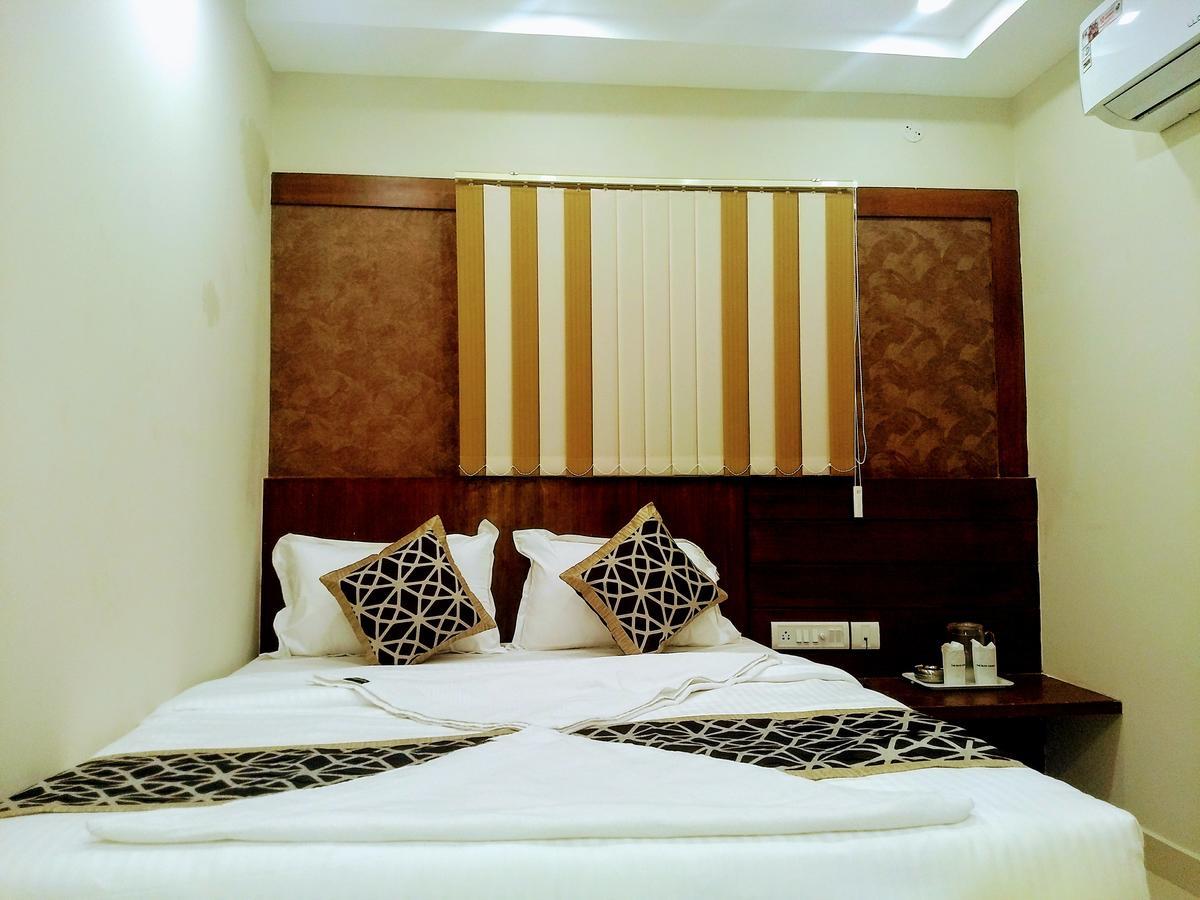 Olive Grand Hotel Chennai Exterior photo