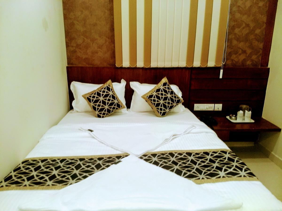 Olive Grand Hotel Chennai Exterior photo